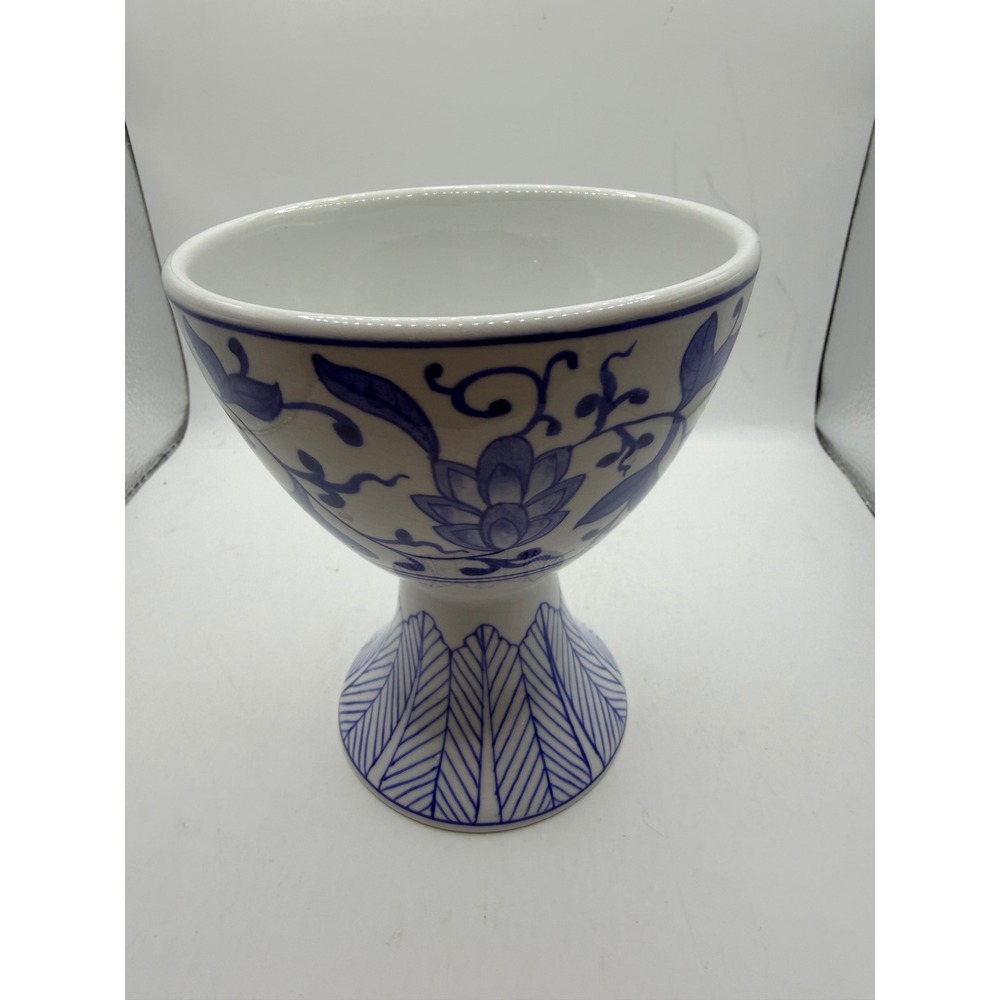 Vintage Blue and White Porcelain Pedestal Bowl Floral Footed Compote Dish 5in - Picture 2 of 8